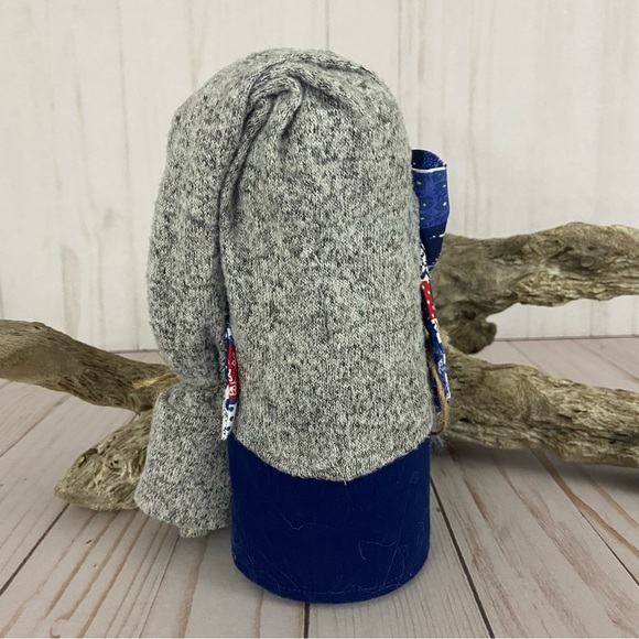 🚫SOLD🚫 Country Patriotic Quilt Print Gnome Handmade Red White Blue Bow Gray - Picture 3 of 7